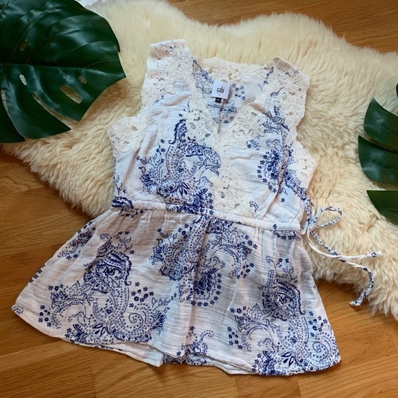 Cabi Veranda Lace Trimmed Empire Waisted Blouse Small - Picture 2 of 8
